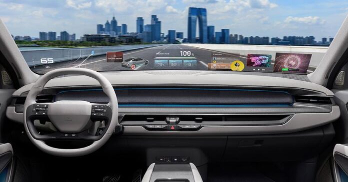 Google v únoru spustí „Car Ready Mobile Apps“ a díky tomu v aute bude více aplikaci pro řidiče i spolujezdce (Foto: Hyundai Mobis) Google v únoru spustí „Car Ready Mobile Apps“ a díky tomu v aute bude více aplikaci pro řidiče i spolujezdce (Foto: Hyundai Mobis)